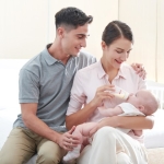 Biberón de Plástico Flexible - bebe, mama y papa